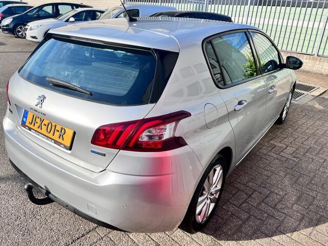 Peugeot 308 1.2 110PK Navi|Trekhaak|Clima|LED|17inch