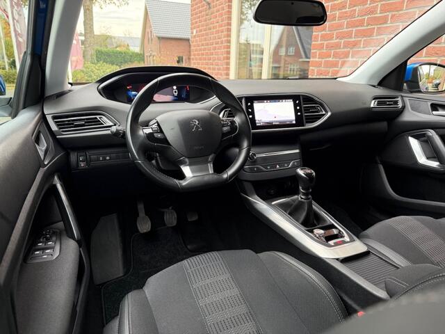 Peugeot 308 1.2 PureT.Blue L. Allure TREKHAAK / DIGI DASH / CAMERA / PDC / L