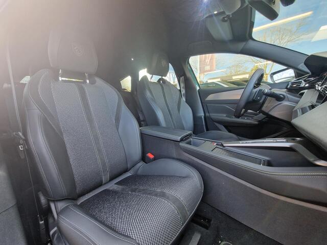 Peugeot 308 1.2 PureTech GT | Climate & Adaptive Cruise Control | Navigatie | Camera | AppleCarplay/Android Auto |