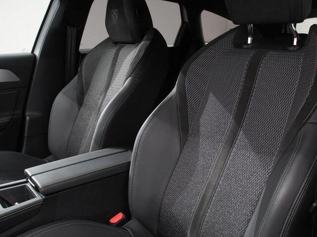 Peugeot 308 1.2 PureTech GT Climate control Adaptive cruise control Parkeersensoren Achteruitrijcamera Navigatie DEMO Voorstoelen verwarmd LED Apple Carplay/ Android Auto