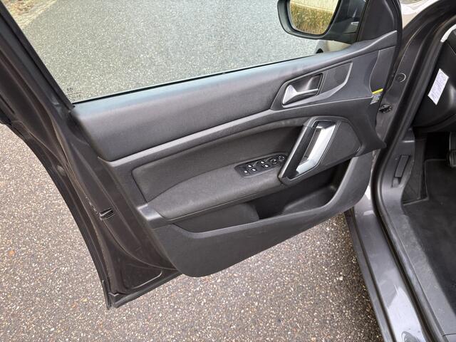 Peugeot 308 1.2 PureTech Blue Lease Premium / PANORAMADAK / NAVI / AIRCO / CRUISE