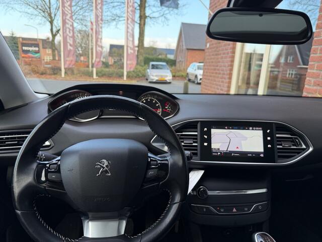 Peugeot 308 1.2 PureT.Blue L. Ex PANO / CAMERA / D-RIEM V.V. / 6 BAK / LED /