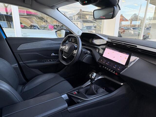 Peugeot 308 1.2T 130pk Allure Pack | Dodehoek detectie | Achteruitrijcamera | Navigatie | Keyless | Adaptieve Cruise Control | LED koplampen