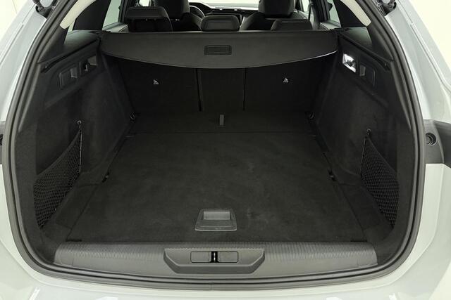 Peugeot 308 SW 1.2 PureTech Allure 130 PK Automaat | Navigatie | Afneembare Trekhaak | Verhoogd trekvermogen 1.400 KG | Camera's rondom | Keyless | Cruise control | Lichtmetalenvelgen