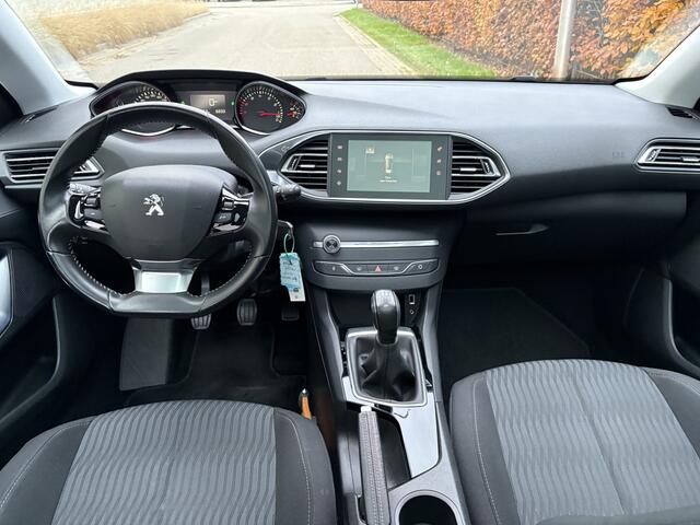 Peugeot 308 SW 1.2 PureTech Blue Lease Executive / NAVI / CRUISE / PANORAMADAK