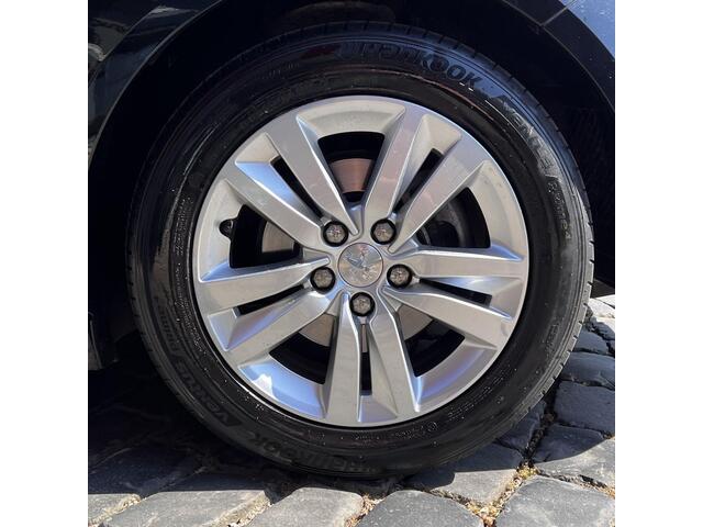 Peugeot 308 SW 1.2 PureTech Blue Lion | 16" LMV | PanoDak | PDC V+A | Navi | All-in rijklaarprijs