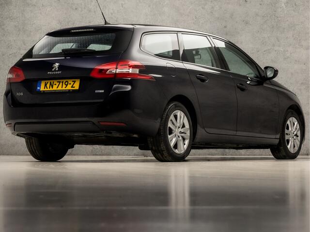 Peugeot 308 SW 1.2 PureTech Sport (NAVIGATIE, PARKEERSENSOREN, LM VELGEN, SPORTSTOELEN, CRUISE, BLUETOOTH, NIEUWSTAAT)