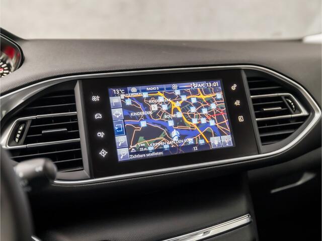 Peugeot 308 SW 1.2 PureTech Sport (NAVIGATIE, PARKEERSENSOREN, LM VELGEN, SPORTSTOELEN, CRUISE, BLUETOOTH, NIEUWSTAAT)