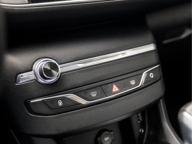Peugeot 308 SW 1.2 PureTech Sport (NAVIGATIE, PARKEERSENSOREN, LM VELGEN, SPORTSTOELEN, CRUISE, BLUETOOTH, NIEUWSTAAT)