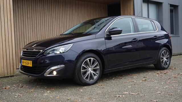 Peugeot 308 1.2 131pk 5Drs PureTech Allure *LEES TEKST* LED Navi Clima Trekhaak 16inch LM *NL auto* Dark Blue Metallic
