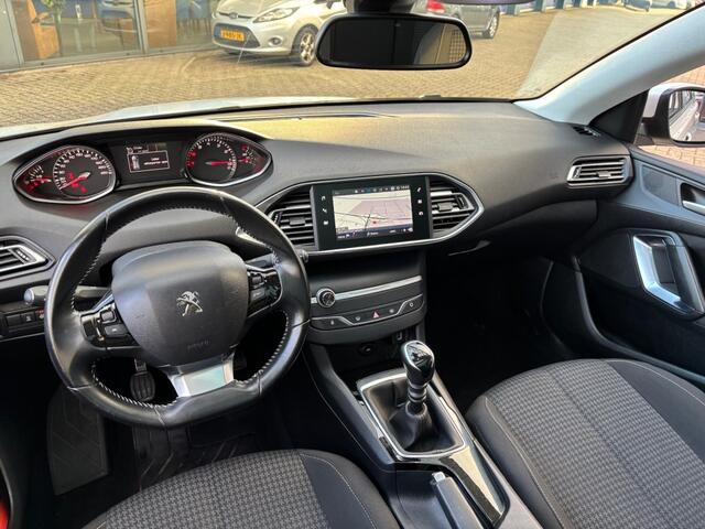 Peugeot 308 1.2 PURET.BLUE L. EXECUTIVE 110 PK PANO AIRCO NAVI PDC
