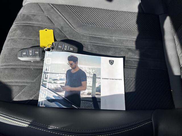 Peugeot 308 1.6 Plug-in Hybrid 180 GT Automaat / Dealer onderhouden / Trekgewicht 1.500kg / Navigatie / Adaptieve Cruise Control / Camera 360° / Apple Carplay Android / 18" LM wielen /