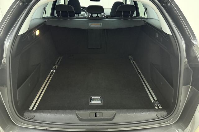 Peugeot 308 SW 1.2T Blue Lease Executive | 110PK | Panorama Dak | Parkeersensoren Rondom | Apple Carplay & Android Auto | Navigatie |