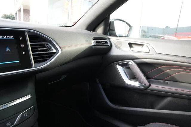 Peugeot 308 1.2 PURETECH GT-LINE- ALL IN PRIJS-Trekhaak PANO- NAVI- CAMERA
