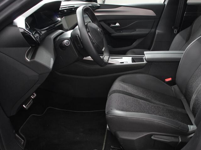 Peugeot 308 1.2 PureTech GT Climate control Adaptive cruise control Parkeersensoren Achteruitrijcamera Navigatie LED Apple Carplay/ Android Auto