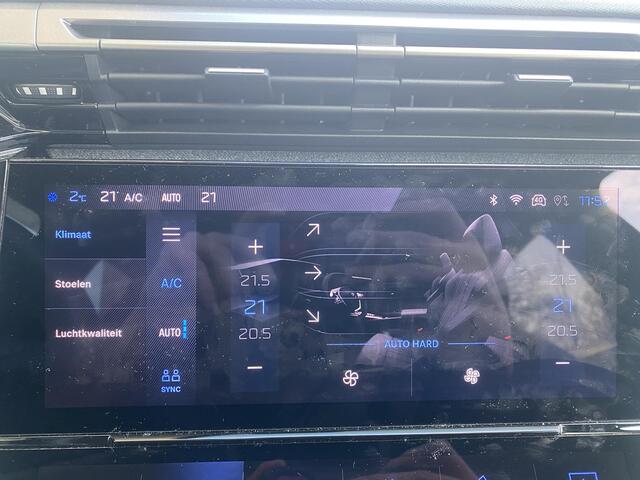 Peugeot 308 1.2 PureTech Allure Pack | Achteruitrijcamera | Apple Carplay | Electronic climate controle | Navigatie systeem | Parkeer sensoren voor en achter |