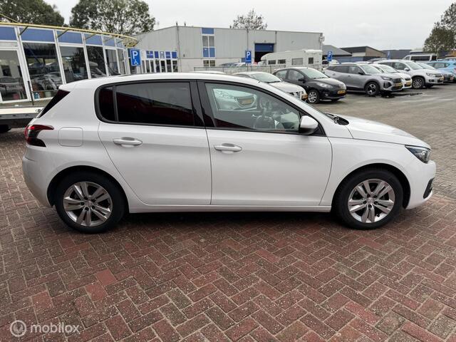 Peugeot 308 1.2 PureTech Blue Lease Executive APPLE CARPLAY!