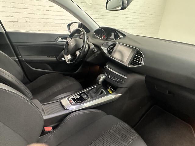 Peugeot 308 SW 1.2 PureTech Allure CLIMA/ CRUISE/ NAVI / ELK.PAKKET Dis.rim bij 95951km vervangen