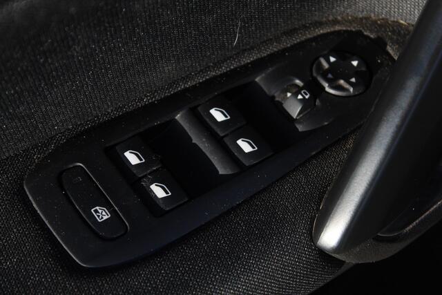 Peugeot 308 1.2 PureTech Blue Lease Premium//Pano//Camera//Trekhaak!!