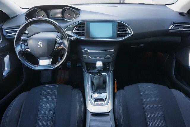 Peugeot 308 1.2 PureTech Allure Panoramadak/Trekhaak!