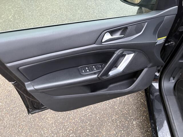 Peugeot 308 SW 1.2 PureTech Blue Lease Premium / LEER / XENON / NAVI / 124dkm! NAP!