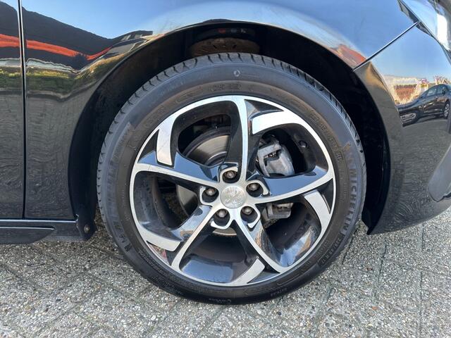 Peugeot 308 1.2 PURETECH ALLURE