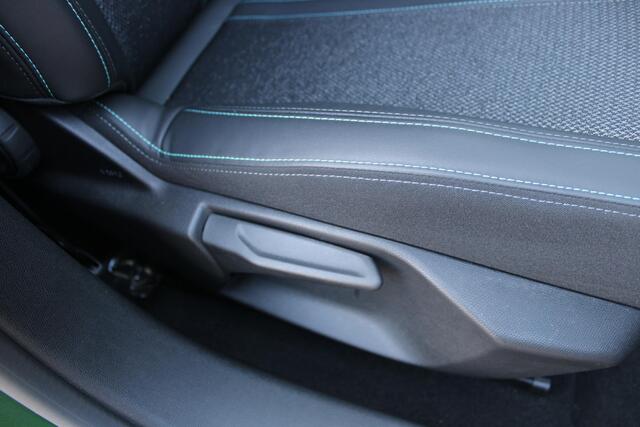 Peugeot 308 1.2 PureTech 130pk Allure Pack Airco Navi Camera Carplay Super mooi en vol!!!!!