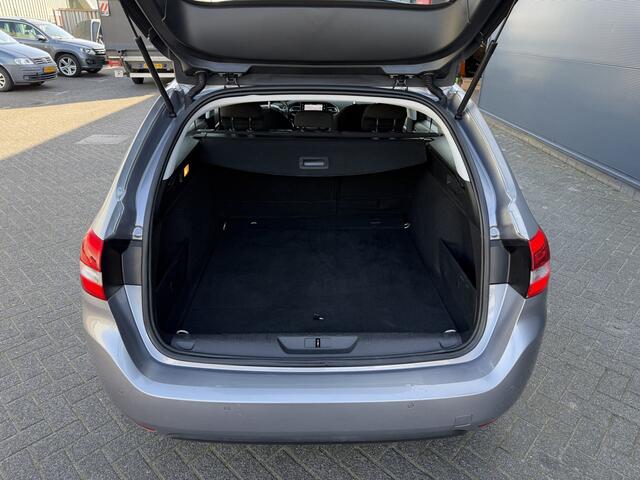 Peugeot 308 SW 110pk Allure (Automatische Airco - Navigatie - Parkeersensoren - Apple Carplay - Lichtmetalen velgen)