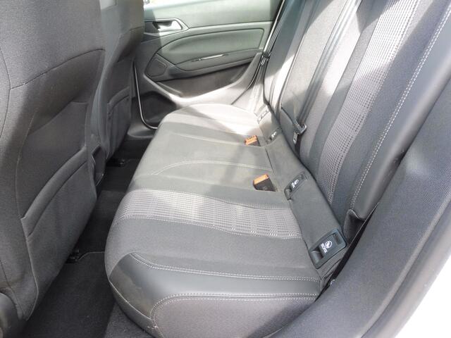 Peugeot 308 1.2 PureTech Blue Lease Executive Trekhaak | Pano | LMV | LED | Navi | Cruise