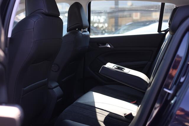 Peugeot 308 1.2 ALLURE | NAVI | CLIMA | CARPLAY | NAP