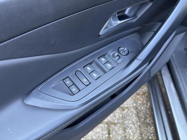 Peugeot 308 SW 1.6 Plug-in Hybrid 180 PK Allure | Trekhaak 1450KG | | Automaat | Navigatie | Dodehoek Detectie | Stoel & Stuur Verwarming | Keyless Entry | Climate Control | Cruise Control | Full LED Verlichting |