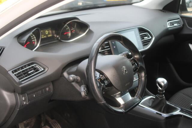 Peugeot 308 SW 1.2 PureTech Active//Navi//Carplay//Trekhaak!!