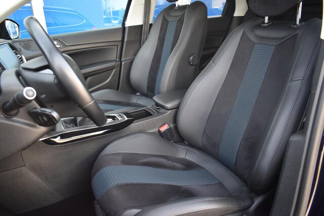 Peugeot 308 SW PureTech 130pk Tech Edition | Navigatie | Apple Carplay & Android Auto | Airco ECC | Adaptieve Cruise control | Trekhaak afneembaar | Dodehoek Detectie | Lichtmetalen Velgen | Isofix Bevestigingspunten | Zeer Compleet!!