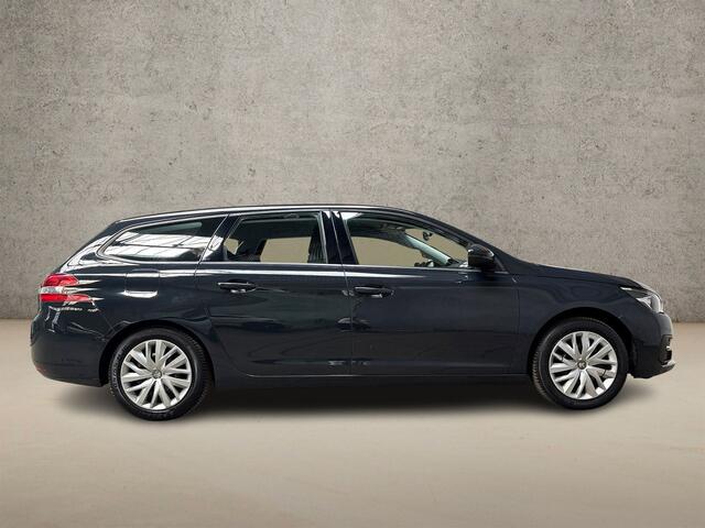 Peugeot 308 SW 1.2 PureTech Sport (APPLE CARPLAY, GROOT NAVI, TREKHAAK, SPORTSTOELEN, LM VELGEN, LANE ASSIST, NIEUWE APK, NIEUWSTAAT)