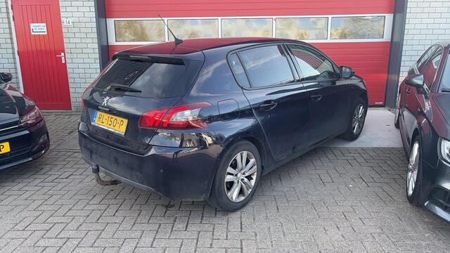 Peugeot 308 1.2 PureTech Blue Lease Executive TREKHAAK / PANORAMADAK / CAMERA / CARPLAY / NAVI / CLIMA / PDC / BLUETOOTH / CRUISE / NL-AUTO