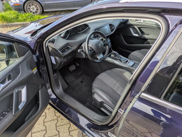 Peugeot 308 1.2 PureTech Blue Lease Premium I Nieuwe distributie I Adaptive cruise I Pano I Trekhaak I Dealeronderhouden