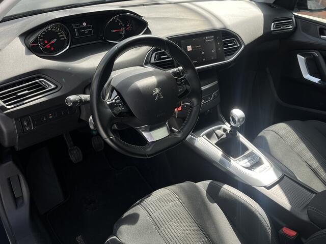 Peugeot 308 PureTech 130 Blue Lease Premium | Trekhaak | Panoramadak | Camera achter | Carplay/Android Auto | Distributie al vervangen | Dealeronderhouden |