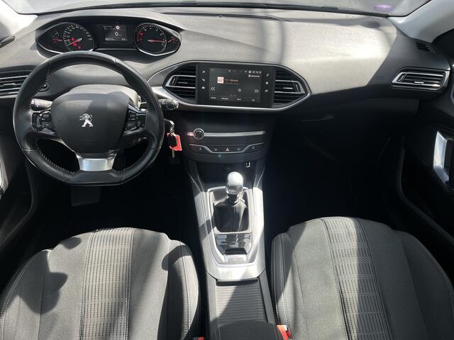 Peugeot 308 PureTech 130 Blue Lease Premium | Trekhaak | Panoramadak | Camera achter | Carplay/Android Auto | Distributie al vervangen | Dealeronderhouden |