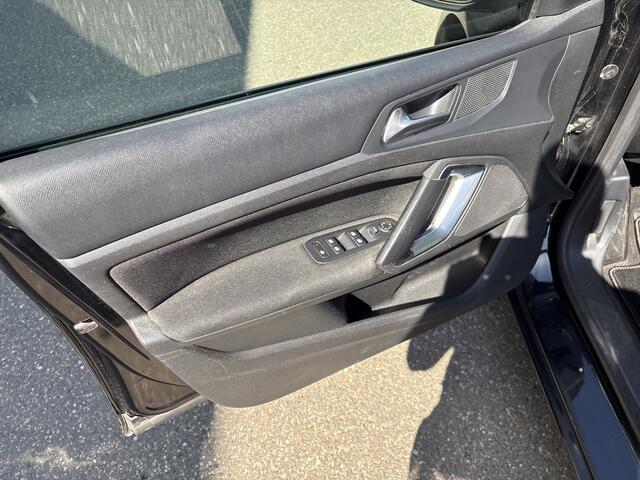 Peugeot 308 SW 1.2 PureTech Blue Lease Executive / NAVI / PANORAMADAK / CRUISE / 149dkm! NAP!