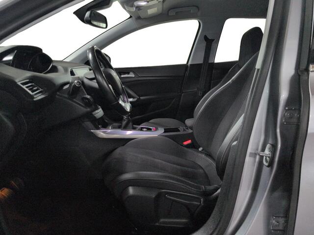 Peugeot 308 SW GT-line 1.2 Turbo 130pk | STOELVERW. | 180° CAMERA | NAVI | KEYLESS ENTRY | DODEHOEKBEW. | FULL-LED | DAB+ | ISOFIX |
