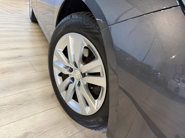 Peugeot 308 SW 1.2 PureTech Blue Lease Premium Airco ECC | Trekhaak | Parkeer Sensoren | Navigatie | Cruise Control | Isofix | NAP | Apple Carplay