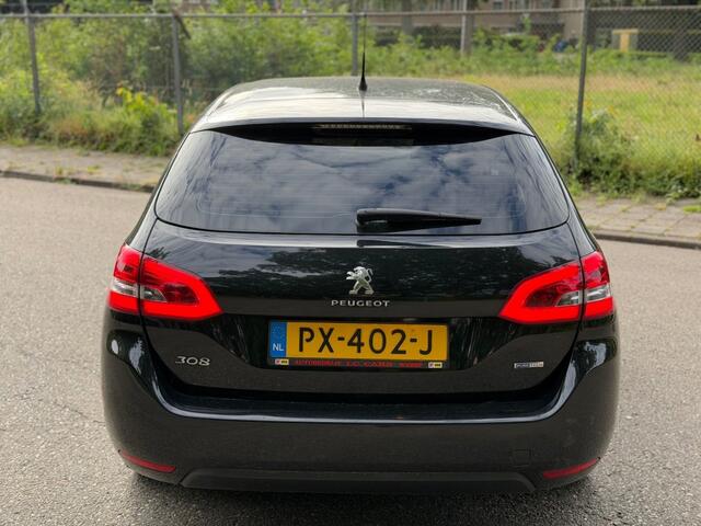 Peugeot 308 1.2 Benzine D-riem is vervangen - Navi !!!
