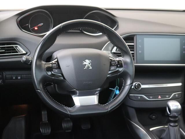 Peugeot 308 SW 1.2 PureTech Allure | cruise control | electronic climate control | Panoramadak | Navigatiesysteem full map |