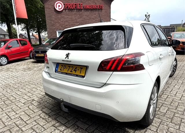 Peugeot 308 110 Pk Benzine * Executive * Panoramadak * Navigatie * Climate & Cruise Control * Voor en Achter Parkeersensoren * L.M. Velgen * Distributieriem in 2025 vervangen * Vingerhoets; Vierde Generatie Eersteklas Service. Al meer dan 100 jaar een begrip in de Br