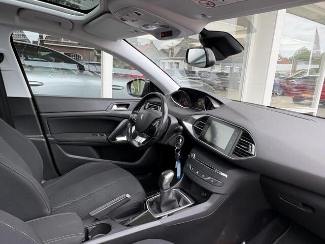 Peugeot 308 1.2T 110pk Blue Lease Executive | Dealeronderhouden | Panoramadak | Trekhaak | Climate Control | Parkeersensoren | Nette auto