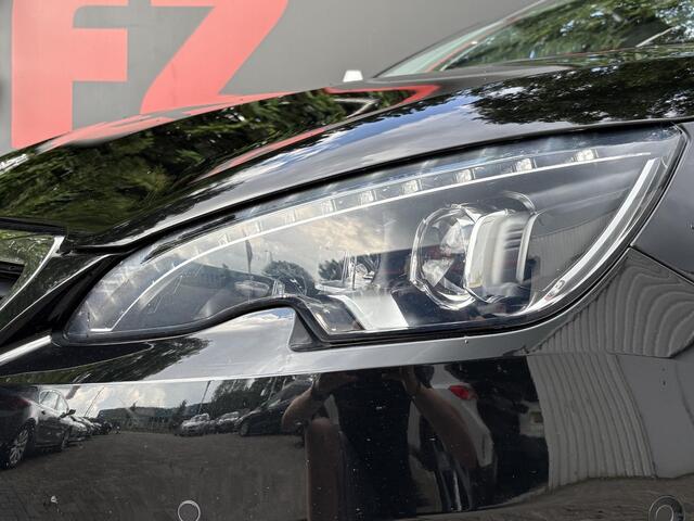 Peugeot 308 1.2 PureTech Allure - Navigatie - Climate Controle - Parkeersens V+A met Camera
