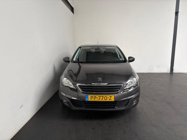 Peugeot 308 1.2 PureTech Blue Lease Executive. Pano+Trekhaak!