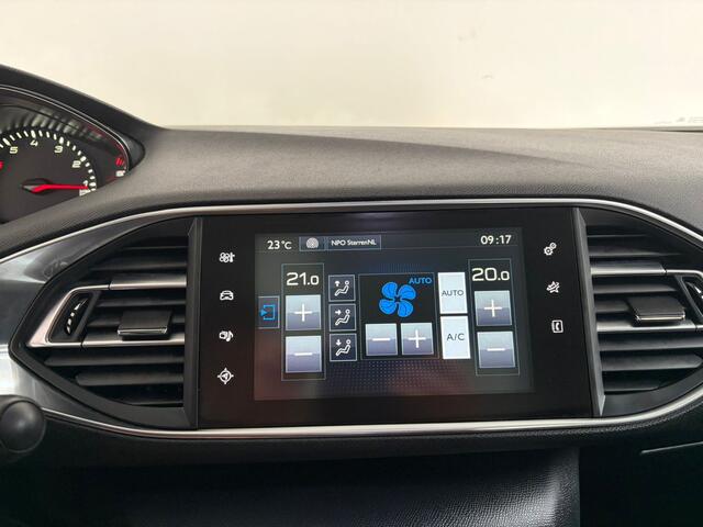Peugeot 308 1.2 PureTech Blue Lease Executive. Pano+Trekhaak!
