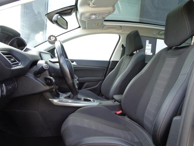 Peugeot 308 SW 1.2 PureTech Blue Lease Premium,Camera,Panodak,Trekhaak!