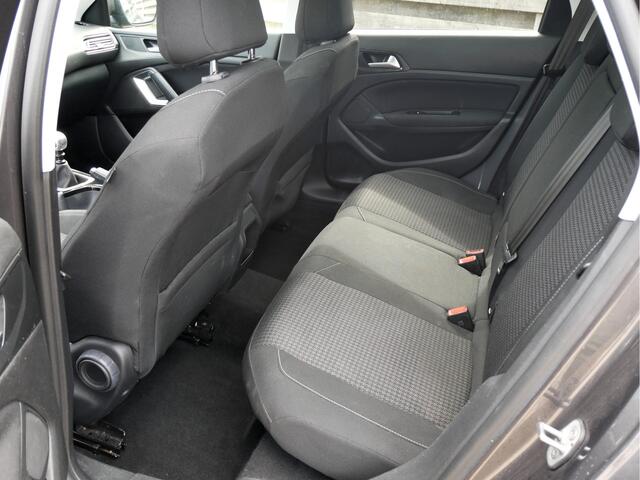 Peugeot 308 SW 1.2 PureTech Blue Lease Executive
